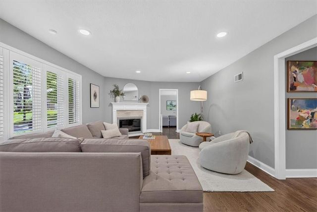 5726 Howe Drive, Fairway, KS 66205
