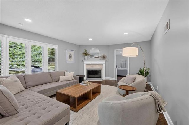 5726 Howe Drive, Fairway, KS 66205