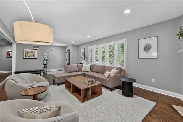 5726 Howe Drive, Fairway, KS 66205