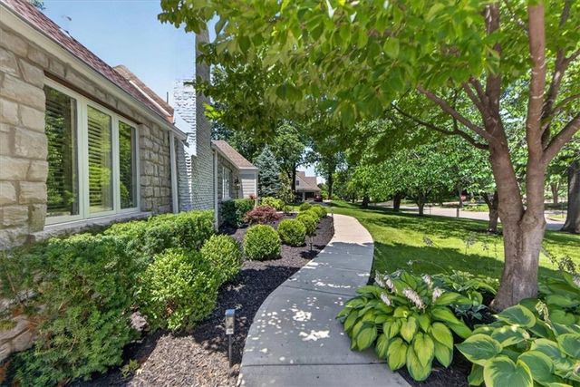 5726 Howe Drive, Fairway, KS 66205