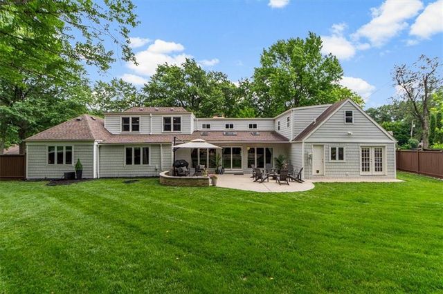 5726 Howe Drive, Fairway, KS 66205