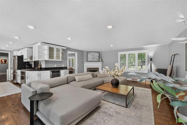 5726 Howe Drive, Fairway, KS 66205
