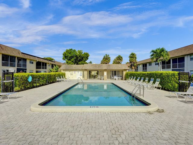 9855 Sandalfoot Boulevard Apt 317, Boca Raton, FL 33428