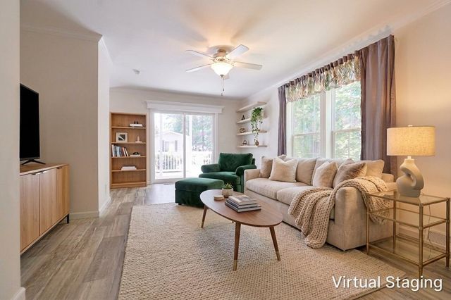 139 Robinhood Drive, Exeter, NH 03833
