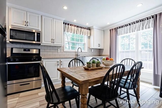 139 Robinhood Drive, Exeter, NH 03833