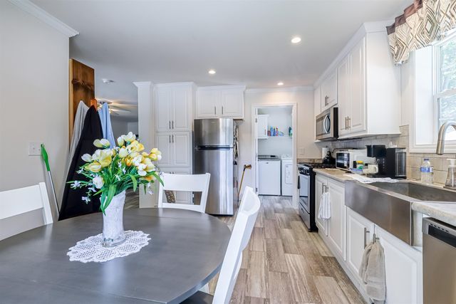 139 Robinhood Drive, Exeter, NH 03833