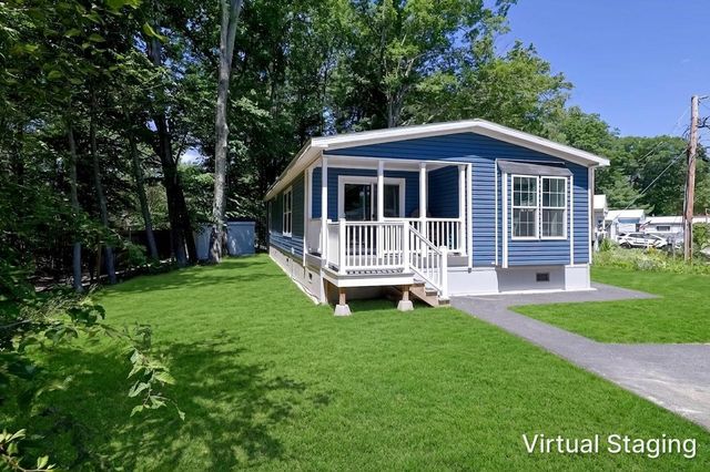 139 Robinhood Drive, Exeter, NH 03833