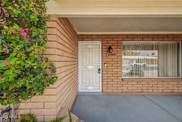 4909 E FLOSSMOOR Avenue, Mesa, AZ 85206