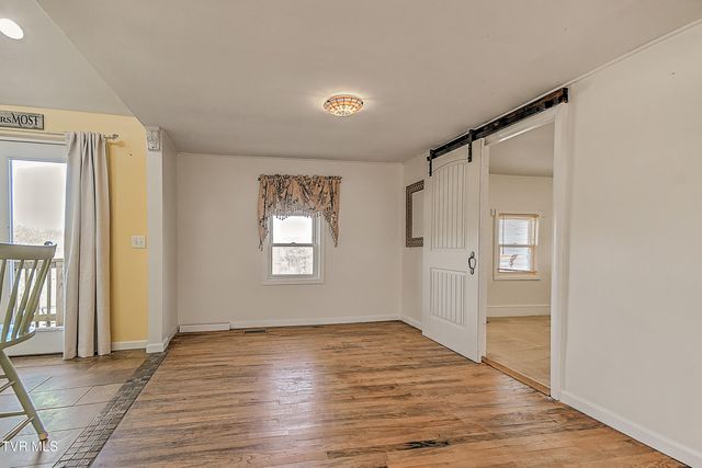 634 Cherokee Drive, Mount Carmel, TN 37645