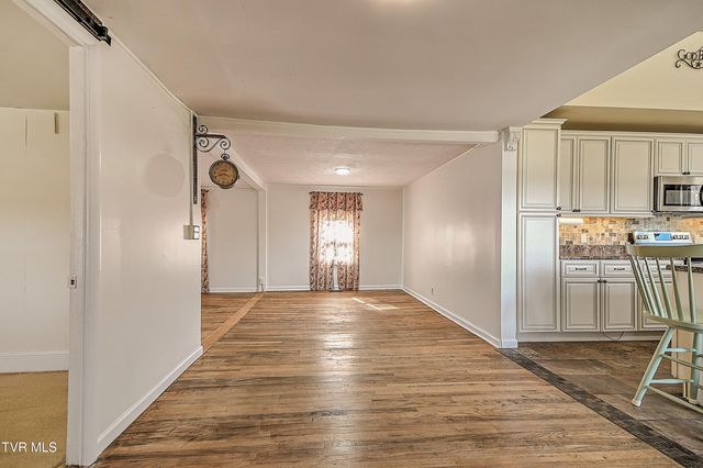 634 Cherokee Drive, Mount Carmel, TN 37645