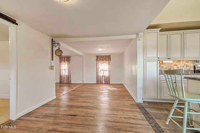 634 Cherokee Drive, Mount Carmel, TN 37645