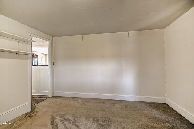 634 Cherokee Drive, Mount Carmel, TN 37645