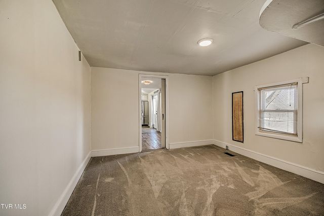 634 Cherokee Drive, Mount Carmel, TN 37645