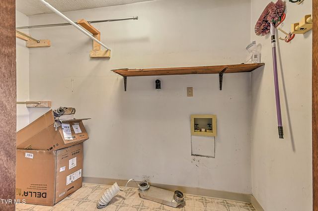 634 Cherokee Drive, Mount Carmel, TN 37645