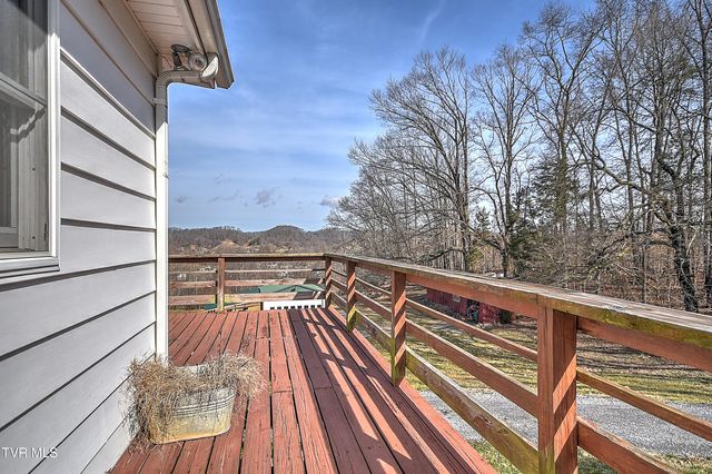 634 Cherokee Drive, Mount Carmel, TN 37645