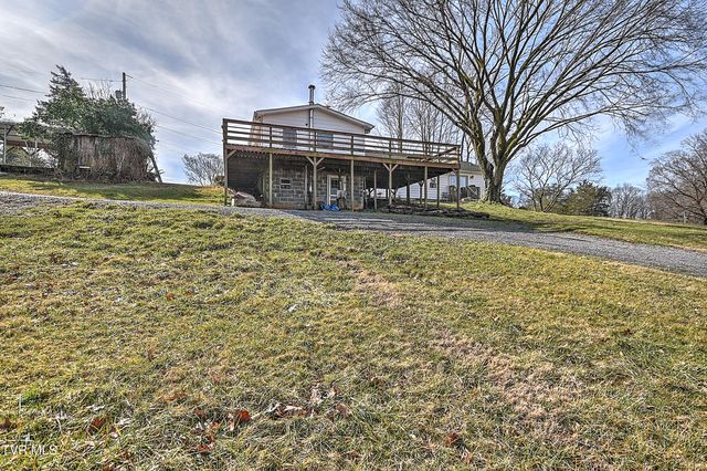 634 Cherokee Drive, Mount Carmel, TN 37645
