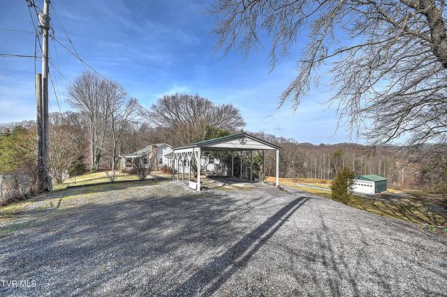 634 Cherokee Drive, Mount Carmel, TN 37645