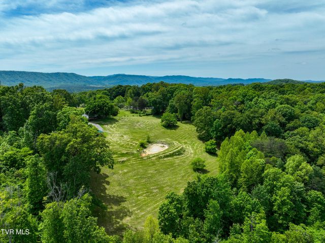 634 Cherokee Drive, Mount Carmel, TN 37645