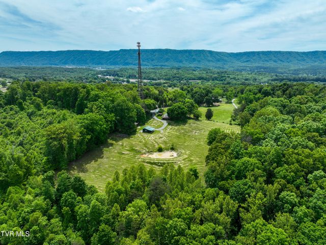 634 Cherokee Drive, Mount Carmel, TN 37645