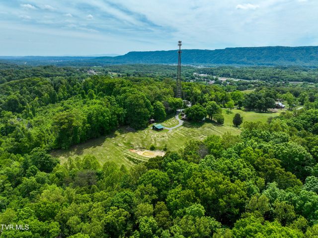 634 Cherokee Drive, Mount Carmel, TN 37645