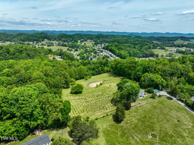 634 Cherokee Drive, Mount Carmel, TN 37645
