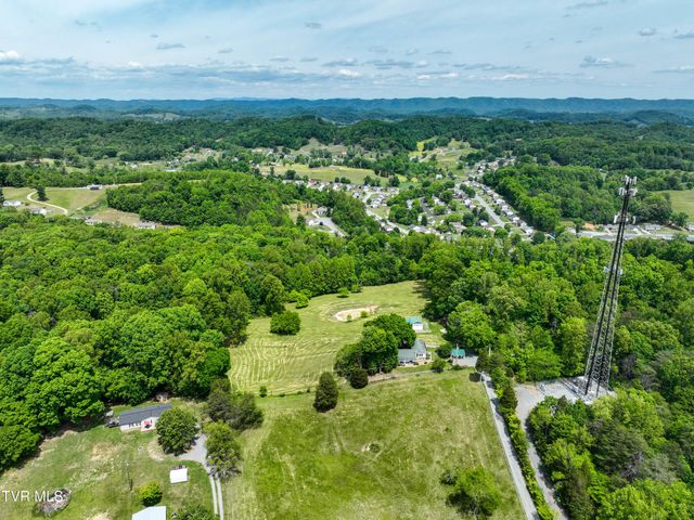634 Cherokee Drive, Mount Carmel, TN 37645
