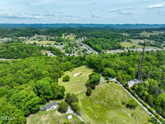 634 Cherokee Drive, Mount Carmel, TN 37645