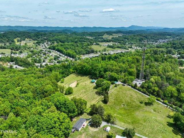 634 Cherokee Drive, Mount Carmel, TN 37645