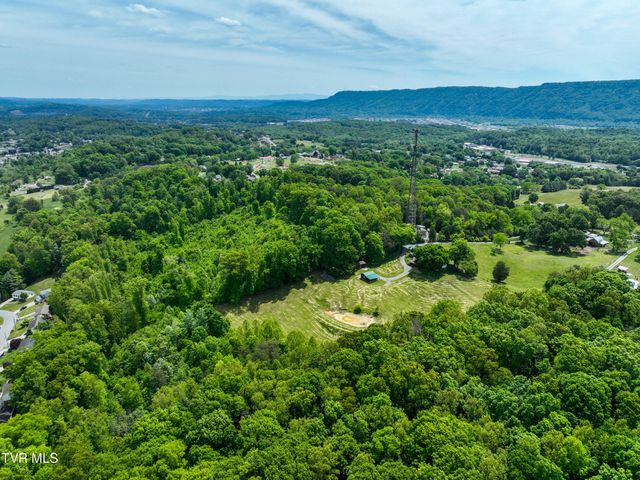 634 Cherokee Drive, Mount Carmel, TN 37645