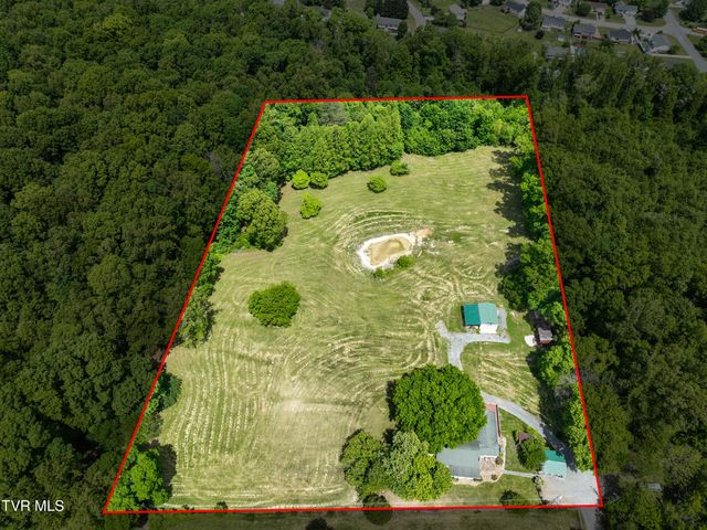 634 Cherokee Drive, Mount Carmel, TN 37645