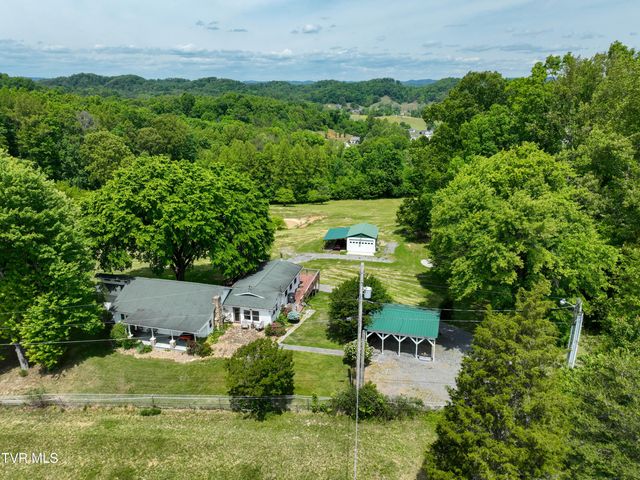 634 Cherokee Drive, Mount Carmel, TN 37645