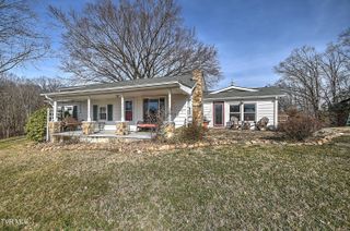 634 Cherokee Drive, Mount Carmel, TN 37645
