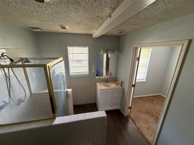 608 Donlee Road, Lancaster, TX 75134
