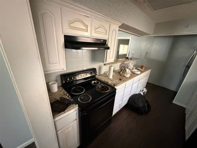 608 Donlee Road, Lancaster, TX 75134