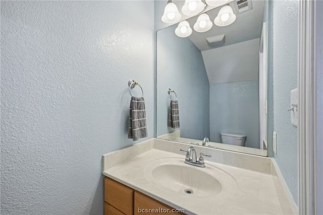 1000 Spring Loop 2105, College Station, TX 77840