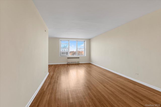 209-80 18 Avenue 6D, Bayside, NY 11360