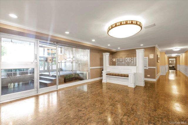 209-80 18 Avenue 6D, Bayside, NY 11360