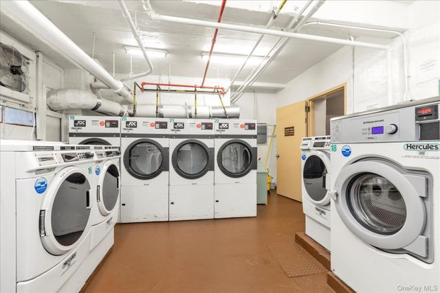 209-80 18 Avenue 6D, Bayside, NY 11360