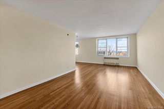 209-80 18 Avenue 6D, Bayside, NY 11360