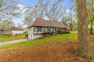 6701 E 127 Street, Grandview, MO 64030