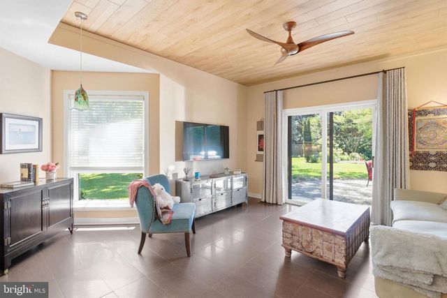 10501 OAK PLACE CT, Fairfax, VA 22030