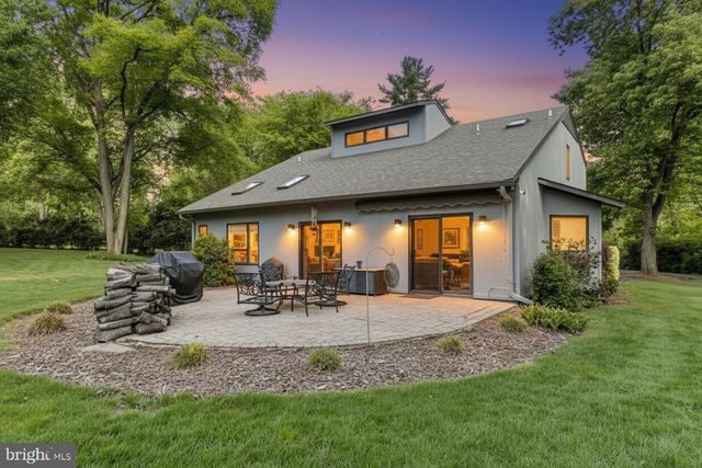 10501 OAK PLACE CT, Fairfax, VA 22030