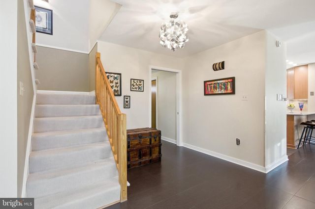 10501 OAK PLACE CT, Fairfax, VA 22030