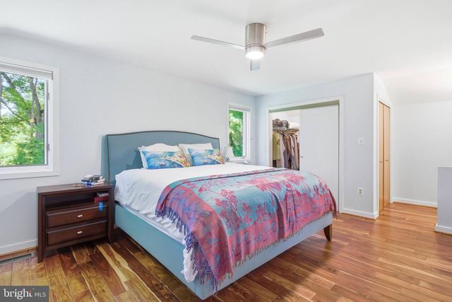 10501 OAK PLACE CT, Fairfax, VA 22030