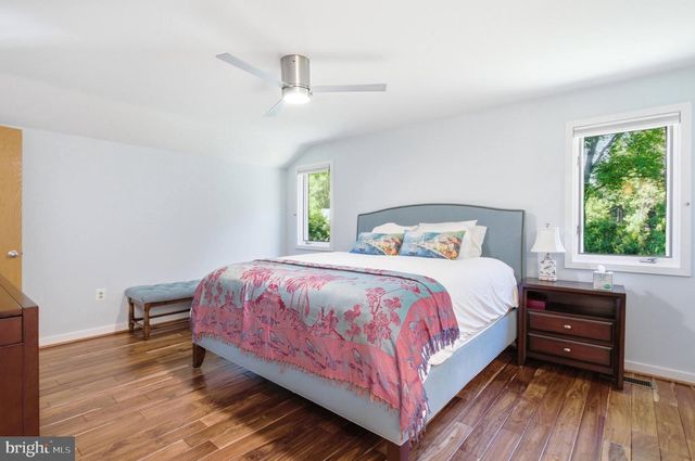 10501 OAK PLACE CT, Fairfax, VA 22030