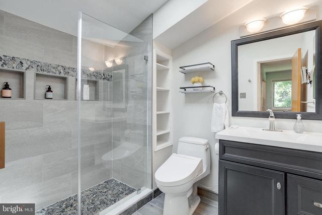 10501 OAK PLACE CT, Fairfax, VA 22030