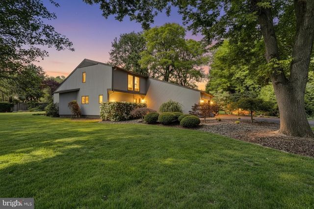 10501 OAK PLACE CT, Fairfax, VA 22030