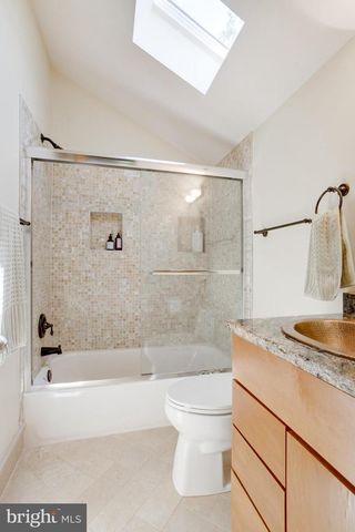 10501 OAK PLACE CT, Fairfax, VA 22030