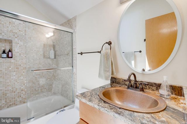 10501 OAK PLACE CT, Fairfax, VA 22030