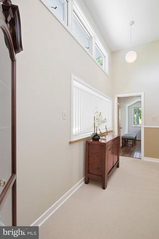 10501 OAK PLACE CT, Fairfax, VA 22030
